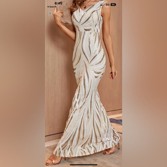 Dresses & Skirts - NWT Beautiful cream and gold evening ball  Mardi Gras gown size L (8/10)